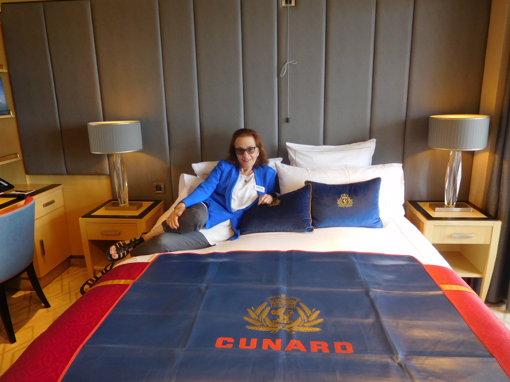 VC on QM2 bed2